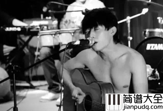 小雨中吉他谱_赵雷_小雨中_不知道哪把花伞下是你__邮递员_来过却没有留下你的信